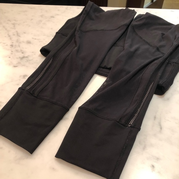 LULULEMON Full Length Black Mesh Stripe Leggings Size 6 - Picture 3 of 5
